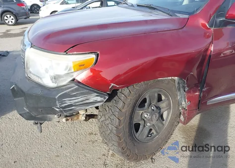 2014 Toyota Land Cruiser V8 из США, поврежденный, VIN JTMHY7AJ0E4022155